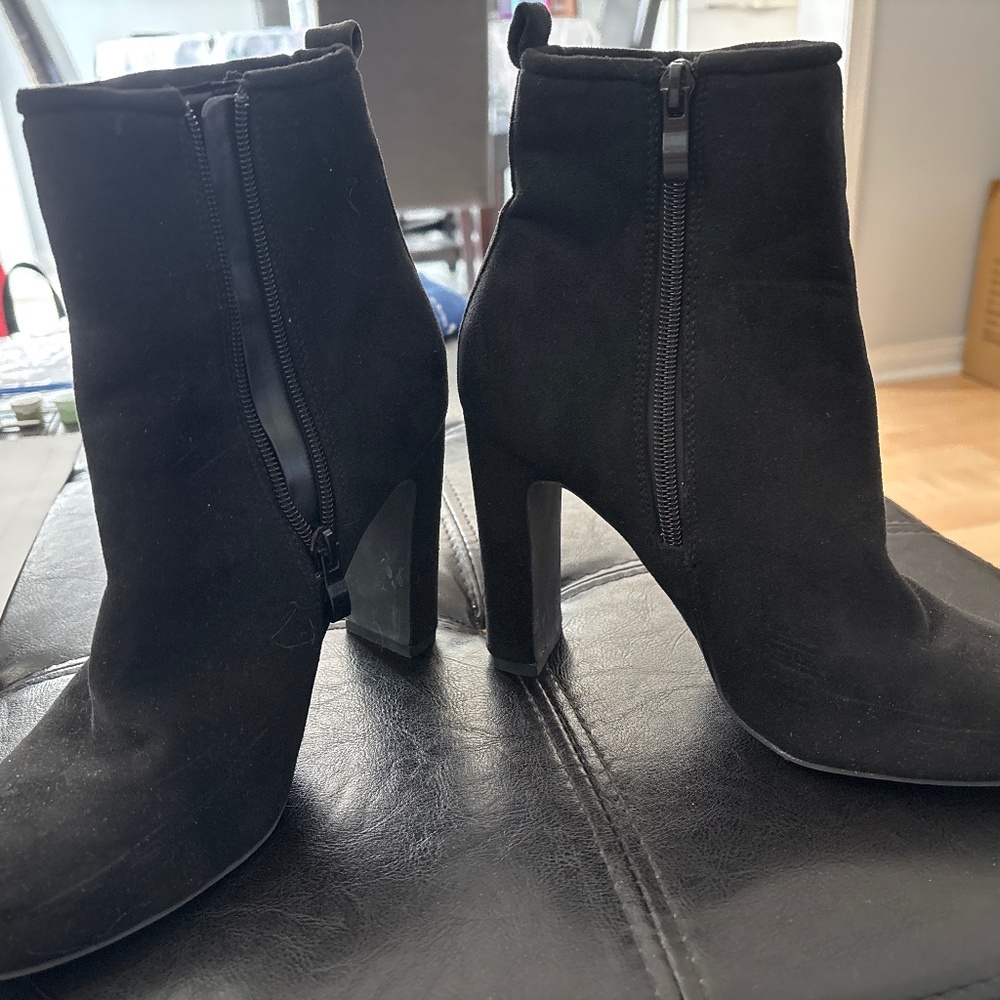 Black High heel boots